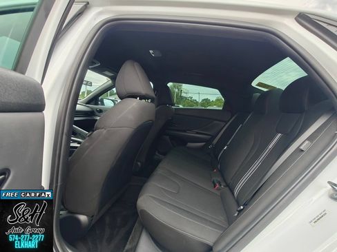 Used 2025 Hyundai Elantra Sport FWD image 19