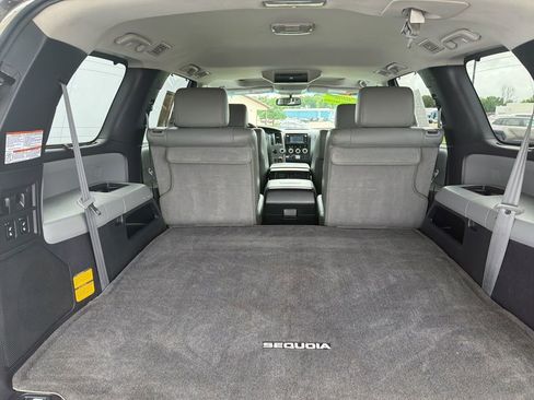 Used 2015 Toyota Sequoia Platinum AWD/4WD image 11