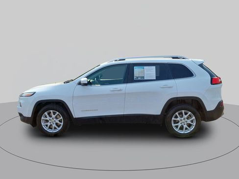 Used 2018 Jeep Cherokee Latitude FWD image 6