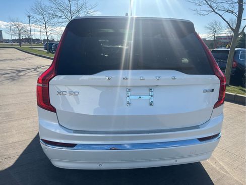 Used 2024 Volvo XC90 B5 Core AWD/4WD image 5