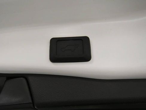 Used 2022 Toyota RAV4 XSE w/ Weather Package AWD/4WD image 33