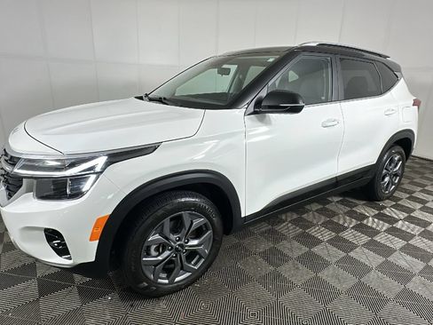 Used 2024 Kia Seltos S AWD/4WD image 8