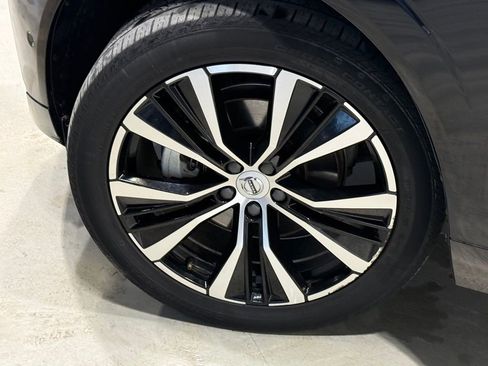 Used 2024 Volvo XC60 B5 Plus image 10