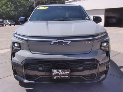Used 2025 Chevrolet Silverado EV RST AWD/4WD image 22