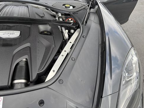 Used 2017 Porsche Panamera 4S AWD/4WD image 37