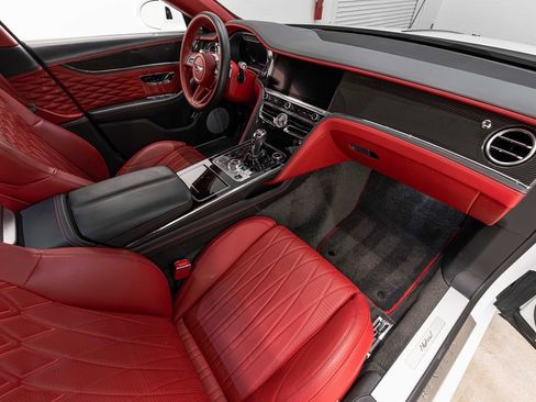 Used 2022 Bentley Flying Spur Plug-In Hybrid image 2