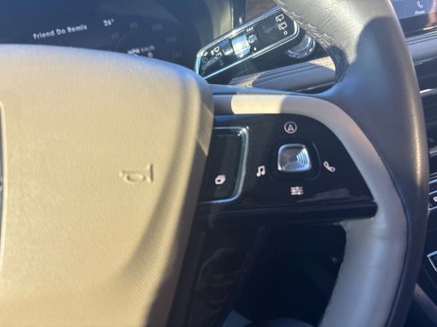 Used 2022 Lincoln Corsair Reserve image 14