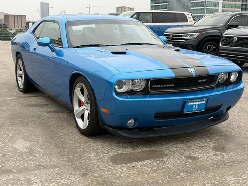 Used 2009 Dodge Challenger SRT8 w/ Spring Special Group RWD image 7