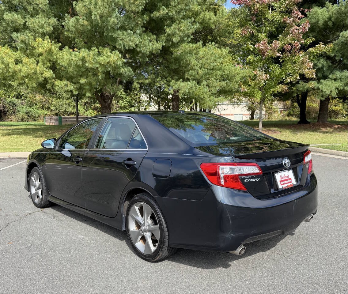 Used 2012 Toyota Camry SE w/ Leather Pkg FWD image 3