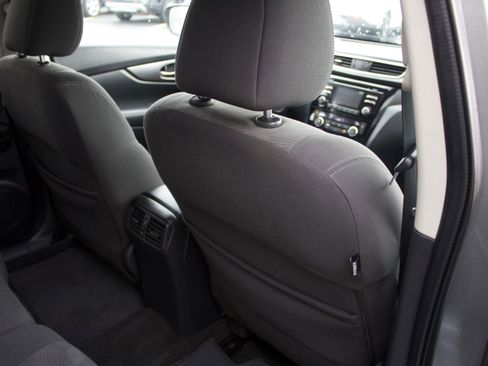 Used 2016 Nissan Rogue SV image 29