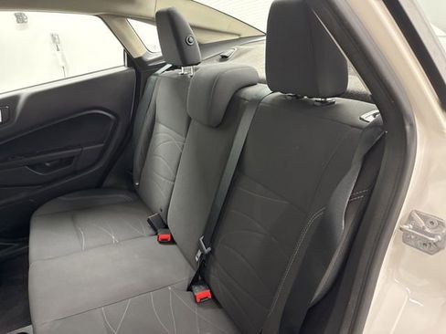 Used 2016 Ford Fiesta SE image 17