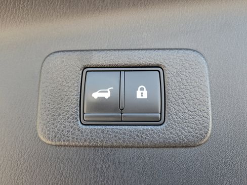 Certified 2021 Nissan Armada Platinum image 12