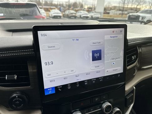 Used 2023 Ford Expedition Limited image 16