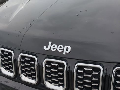 Certified 2024 Jeep Compass Limited w/ Elite Group image 12