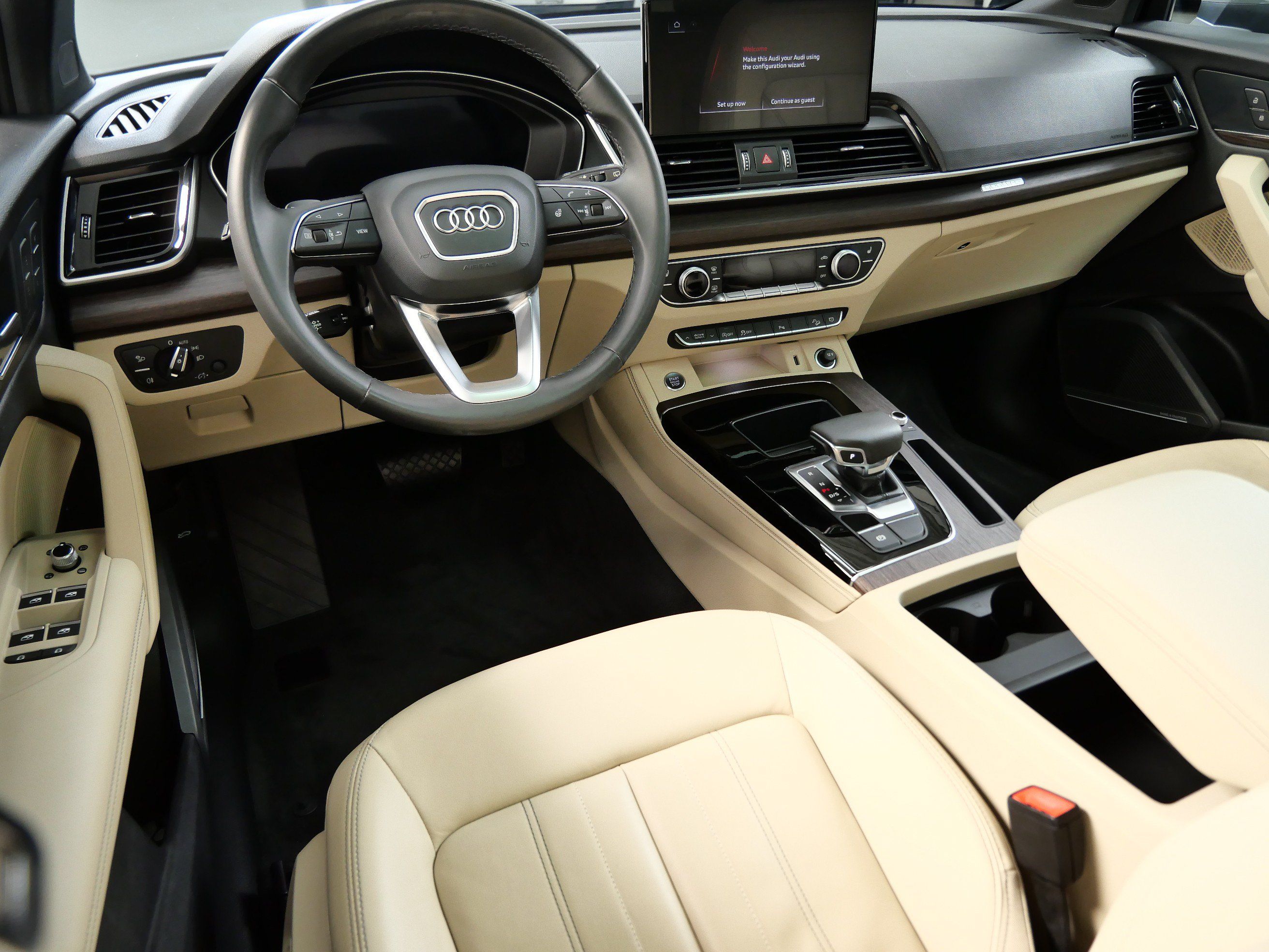 Used 2023 Audi Q5 2.0T Premium Plus w/ Premium Plus Package AWD/4WD image 2