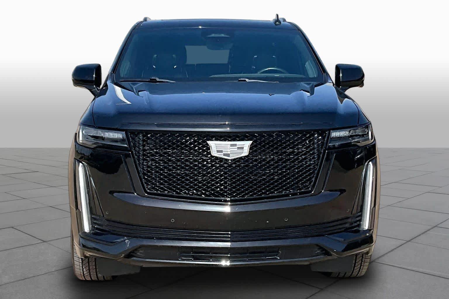 Used 2023 Cadillac Escalade Sport Platinum w/ LPO, ONYX Package AWD/4WD image 4