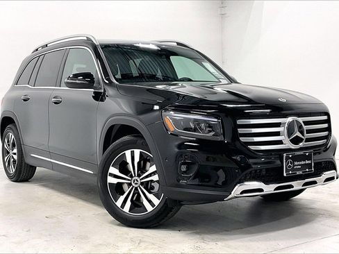 New 2025 Mercedes-Benz GLB 250 4MATIC image 1