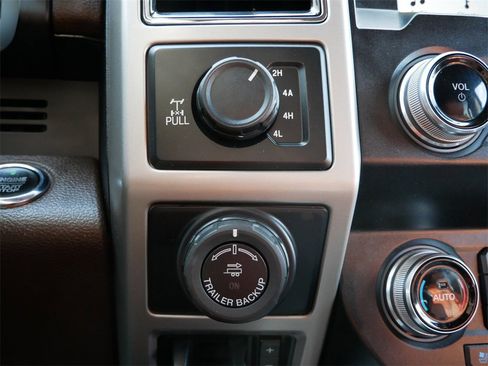 Certified 2019 Ford F150 King Ranch w/ Equipment Group 601A Luxury image 24