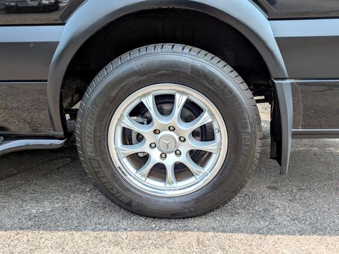 Used 2017 Mercedes-Benz Sprinter 2500 image 53