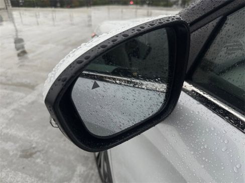 New 2026 Mitsubishi Outlander SE image 33