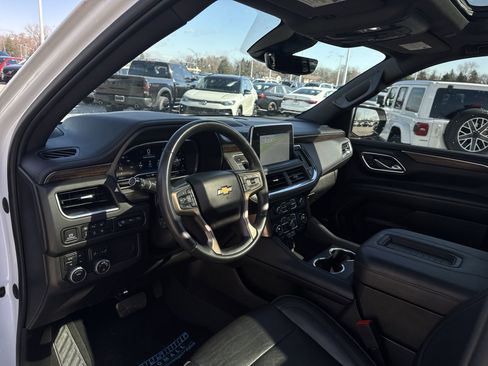 Used 2023 Chevrolet Suburban High Country image 10