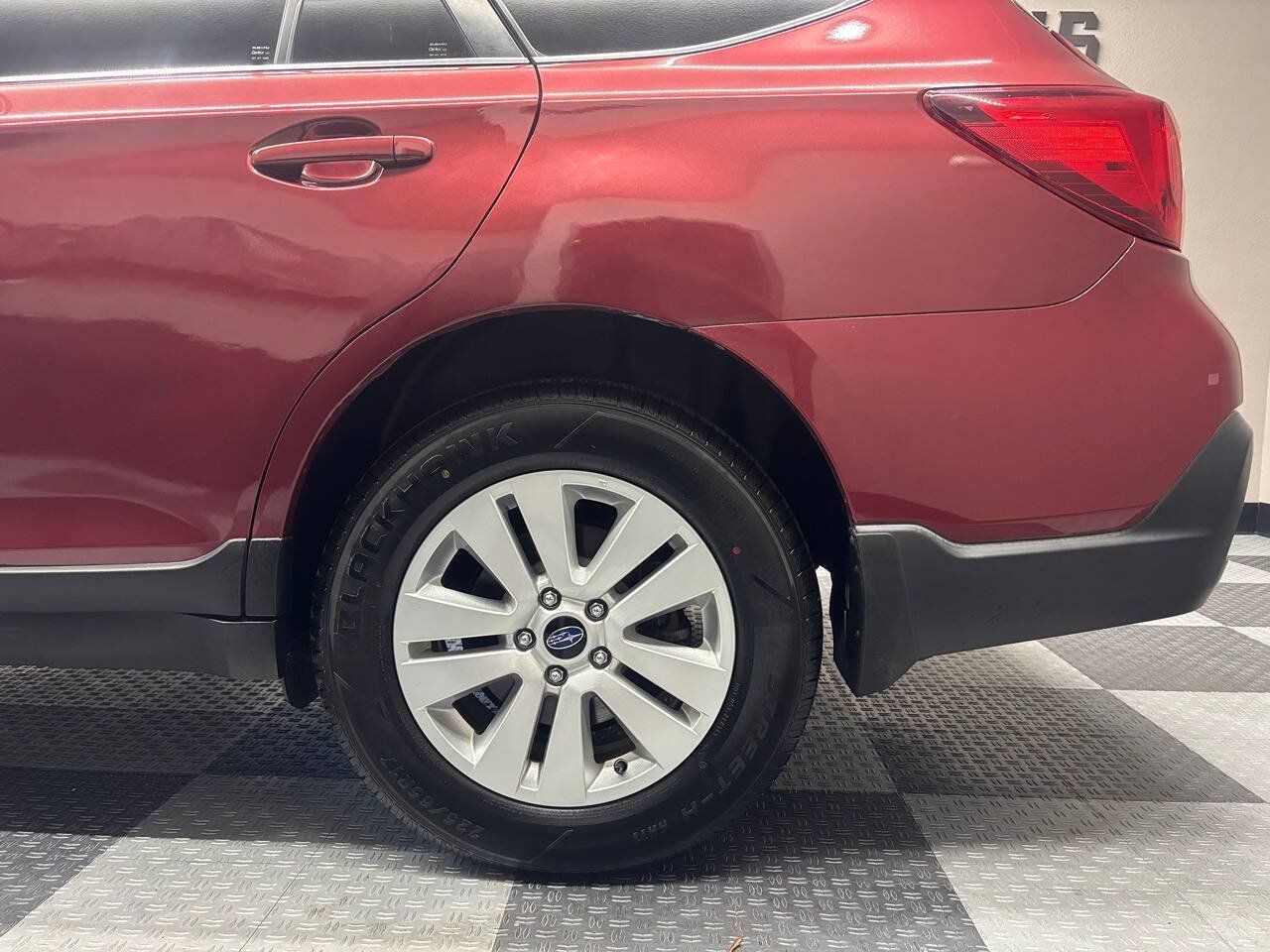 Used 2019 Subaru Outback 2.5i Premium w/ Popular Package #2 AWD/4WD image 10