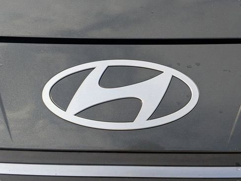 Used 2024 Hyundai Elantra SEL FWD image 32