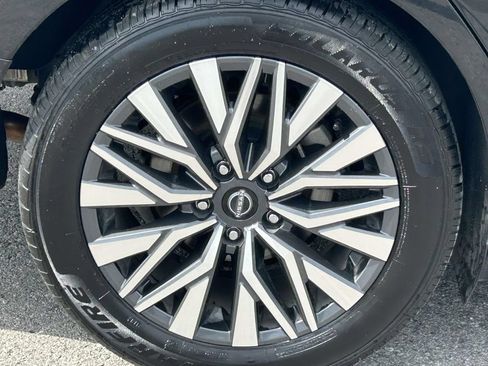 Used 2024 Nissan Altima 2.5 SV FWD image 9