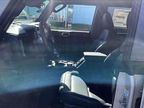 New 2026 Ford Bronco Badlands image 9