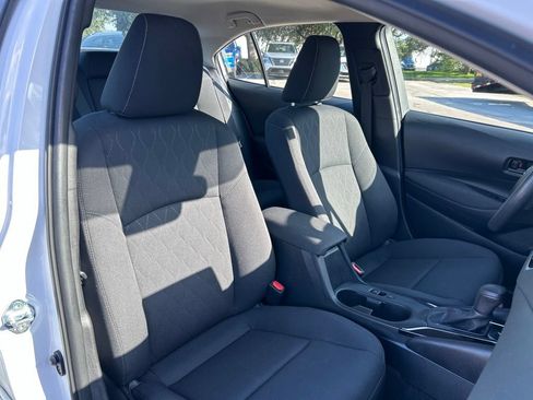 Used 2024 Toyota Corolla LE FWD image 40