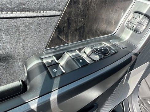 New 2025 Ford F250 Lariat w/ Lariat Ultimate Package image 22