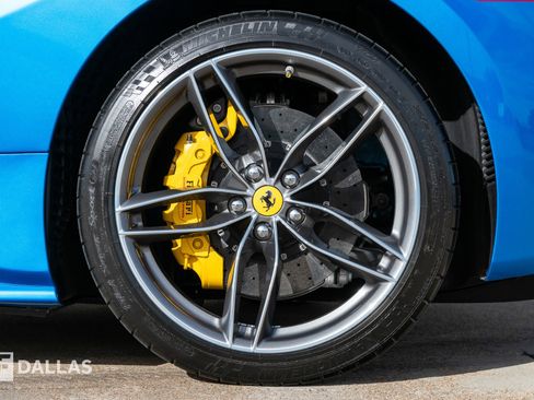 Used 2019 Ferrari 488 Spider image 10