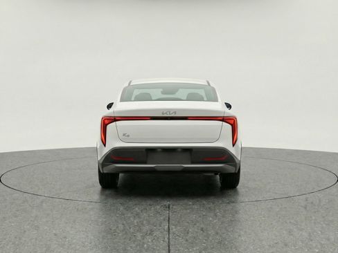 Used 2025 Kia K4 LXS image 7