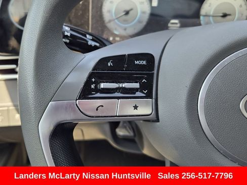 Used 2024 Hyundai Elantra SEL FWD image 25