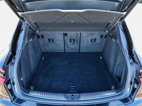 Used 2018 Porsche Macan image 12