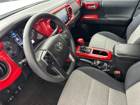 Used 2023 Toyota Tacoma TRD Off-Road AWD/4WD image 9