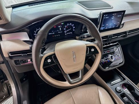 Used 2021 Lincoln Corsair AWD w/ Premium Package image 24