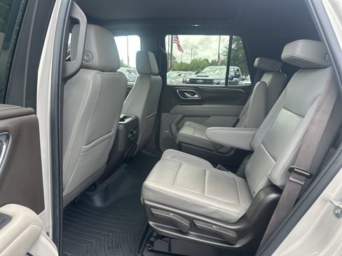 Used 2022 Chevrolet Tahoe Z71 w/ Luxury Package AWD/4WD image 31