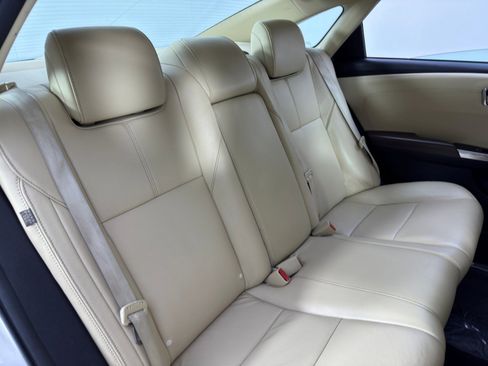 Used 2013 Toyota Avalon XLE image 30