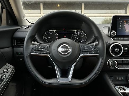 Used 2025 Nissan Sentra SV image 29