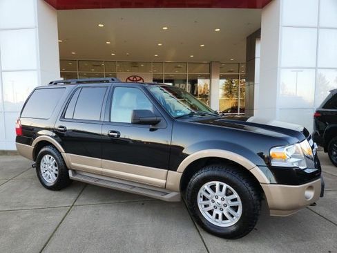 Used 2014 Ford Expedition XLT w/ Equipment Group 202A image 3