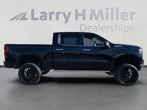 Used 2019 Chevrolet Silverado 1500 High Country w/ Technology Package image 6