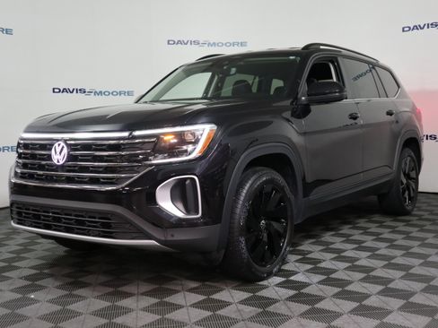 Used 2024 Volkswagen Atlas SE FWD image 11