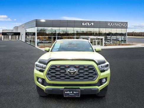 Used 2023 Toyota Tacoma TRD Off-Road w/ TRD Premium Off Road Package AWD/4WD image 8