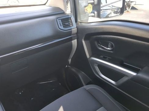 Used 2024 Nissan Titan SV w/ SV Convenience Package AWD/4WD image 19
