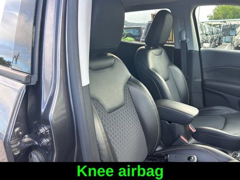 Certified 2019 Jeep Compass Latitude FWD image 22