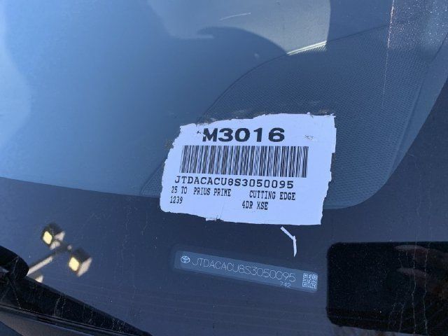 New 2025 Toyota Prius Plug-In Hybrid FWD image 40