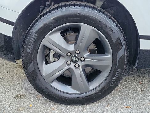 Used 2025 Land Rover Range Rover Velar Dynamic SE image 10