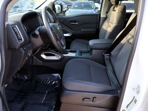 Certified 2024 Nissan Frontier SV w/ SV Convenience Package RWD image 18