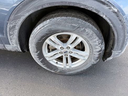 Used 2020 Ford Explorer XLT w/ Equipment Group 202A image 11